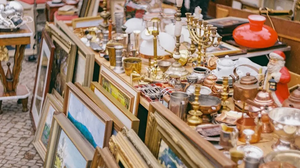 World's Famous Flea Markets To Visit For Unique Finds Famous Flea Markets in the world