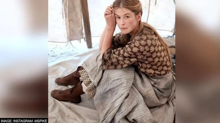 Golden Globes winner Rosamund Pike roped in for virus thriller 'Rich Flu'; details inside Rich Flu