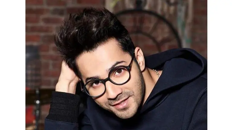 Varun Dhawan treats fans to adorable boomerang video with furry friend on the beach Varun Dhawan treats fans to adorable boomerang video with furry friend on the beach