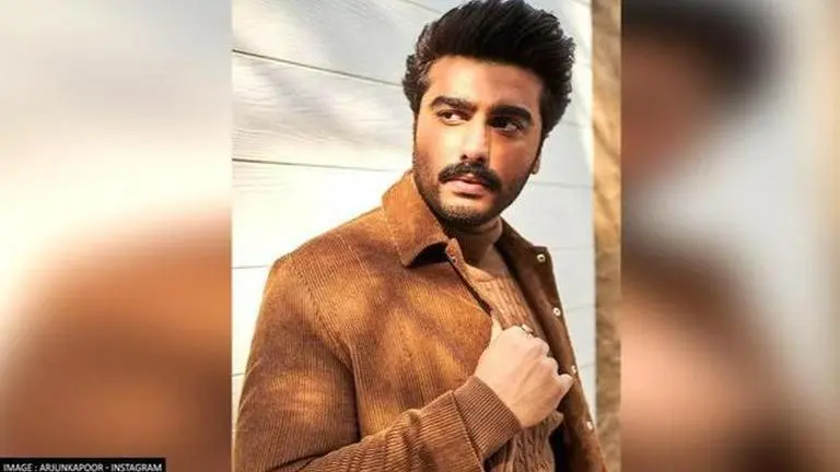 Arjun Kapoor remembers his late mother Mona Shourie; 'If she’s watching me from up there' Arjun Kapoor