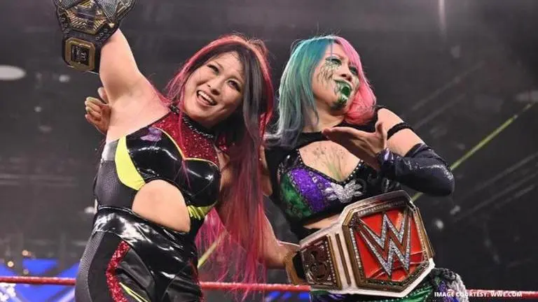 Asuka returns to help Io Shirai defeat Sasha Banks at WWE NXT Great American Bash Asuka and Io Shirai