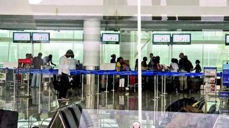 Heavy fog disrupts flight operations at Srinagar airport Srinagar