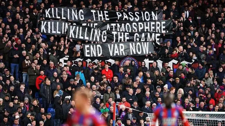 Former ref says VAR decisions in Premier League were wrong Former