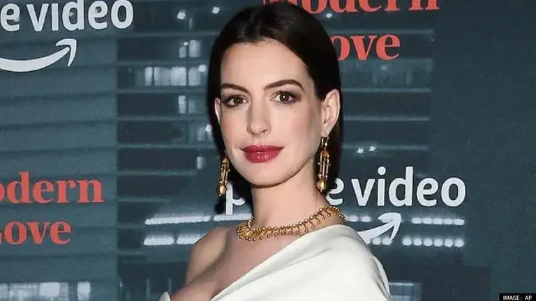Armaggedon Time, Anne Hathaway