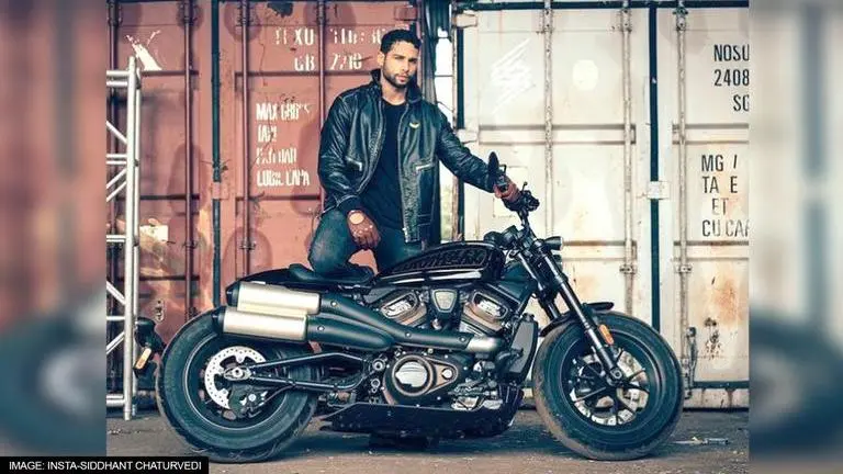 Bigg Boss 15 Finale: Siddhant Chaturvedi arrives on Harley Davidson to promote Gehraiyaan Bigg boss 15