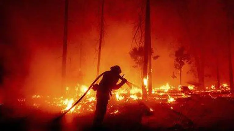 Satellites show smoke from US wildfires reaches Europe