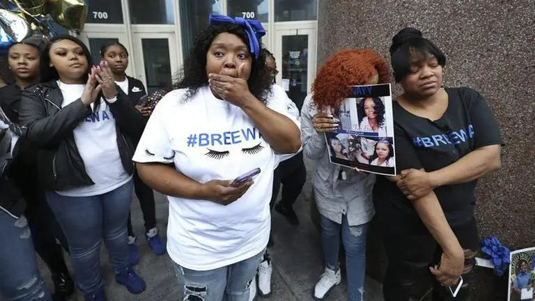 Attorney: Breonna Taylor 'executed' by police in her home Attorney: Breonna Taylor 'executed' by police in her home