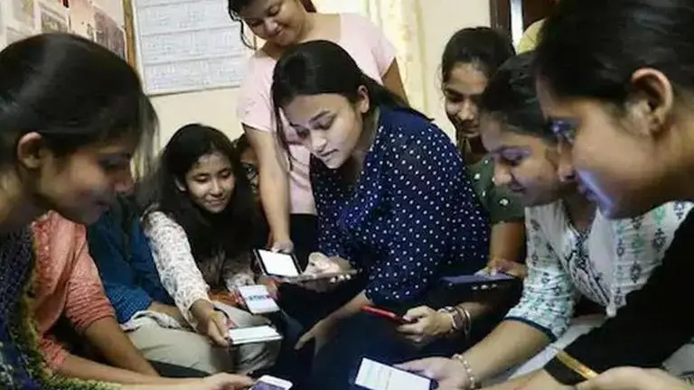 JEE Main Paper Leak? Screenshots of question paper went viral in Patna during exam JEE Main paper leak