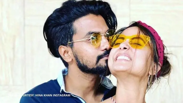 Hina Khan does not agree with Rocky Jaiswal's stand on nepotism? Hina Khan