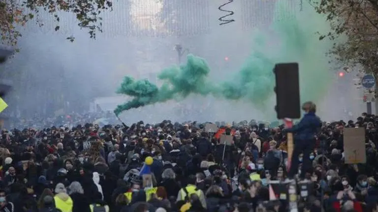 France security bill: As protests intensify, over 100 demonstrators arrested France security bill