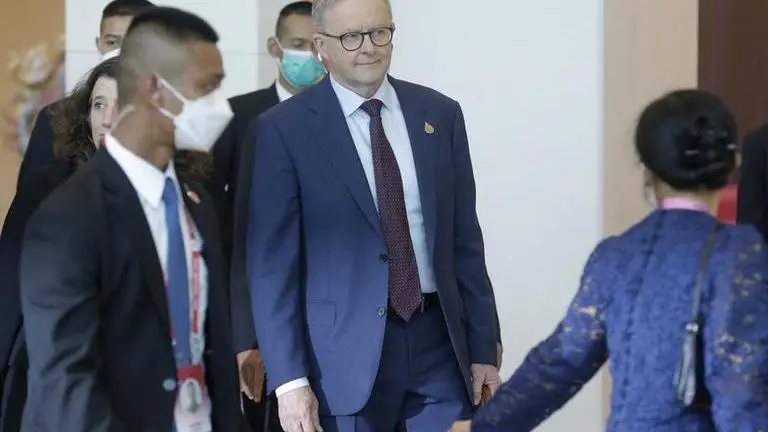 Australia sticks to US nuclear subs despite French criticism