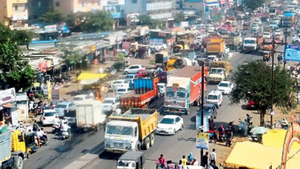 Pune Traffic Alert: Gigantic Two-Day Maratha Reservation March Near Wagholi | Check Alternate Routes Pune Traffic Alert: Maratha Reservation March For Two-Days