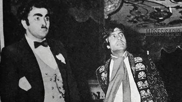 Rishi Kapoor passes away: Amitabh Bachchan 'destroyed' with demise of former co-star Rishi Kapoor passes away: Amitabh Bachchan feels 'destroyed' with demise of former co-star