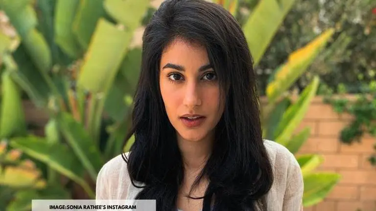 Sonia Rathee on her onscreen kiss with Sidharth Shukla in BBB3: 'It just happened' Sonia Rathee