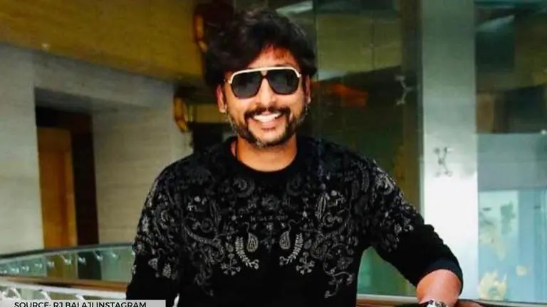 RJ Balaji resumes work for his debut directorial film 'Mookuthi Amman'; read RJ Balaji