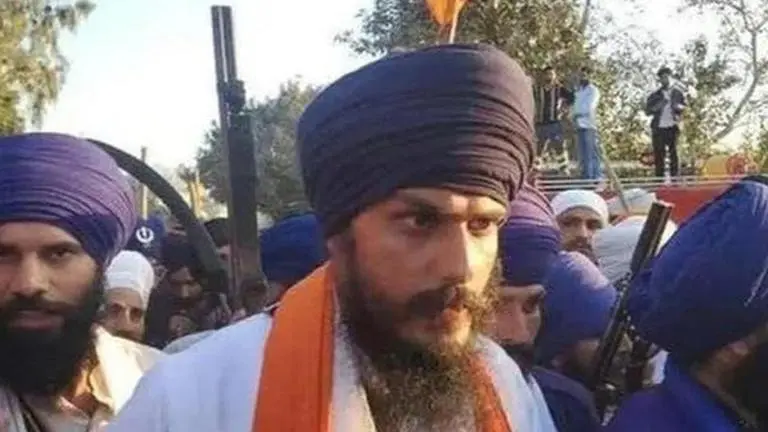 Amritpal Singh escapes arrest as Punjab police nabs his 6 close associates; Ops underway punjab police