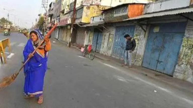 Sprinkle water before sweeping roads, NGT directs municipal corporations