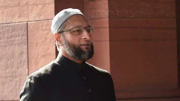 Don t spread false propaganda on govt hospitals in Telangana, Owaisi to critics