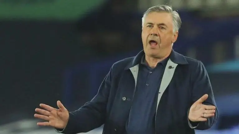 Premier League leader Everton signs Godfrey from Norwich