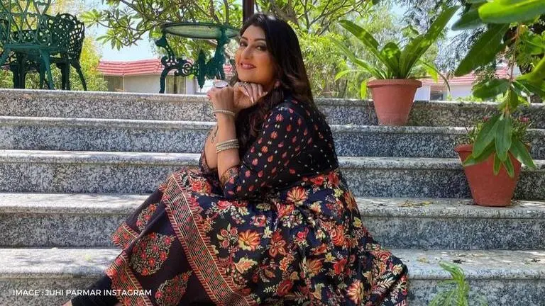 Juhi Parmar promotes responsible parenting, deletes Reels of song with questionable lyrics Juhi Parmar
