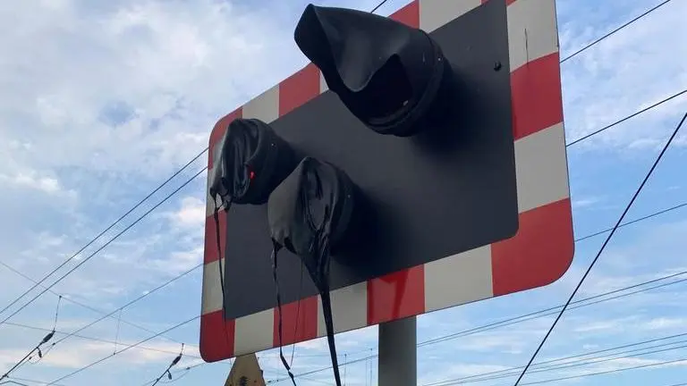 UK: Train signals melt, rail line expands as Europe reels under heatwave; see pics UK