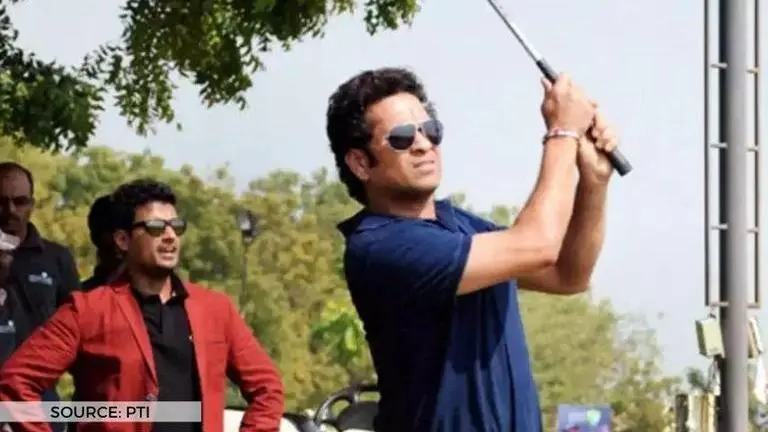 Sachin Tendulkar delights fans after excelling at golf too; watch video Sachin Tendulkar