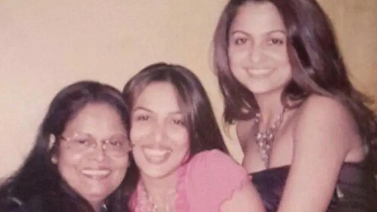 Malaika Arora and Amrita wish mother Joyce on birthday; share cute pics to convey love Malaika Arora, amrita arora