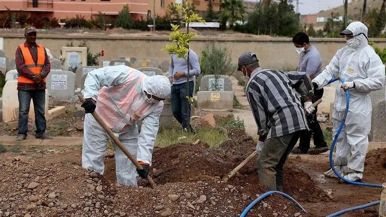 Delhi govt asks DMs to identify accommodation for COVID patients, land for cremation, burial