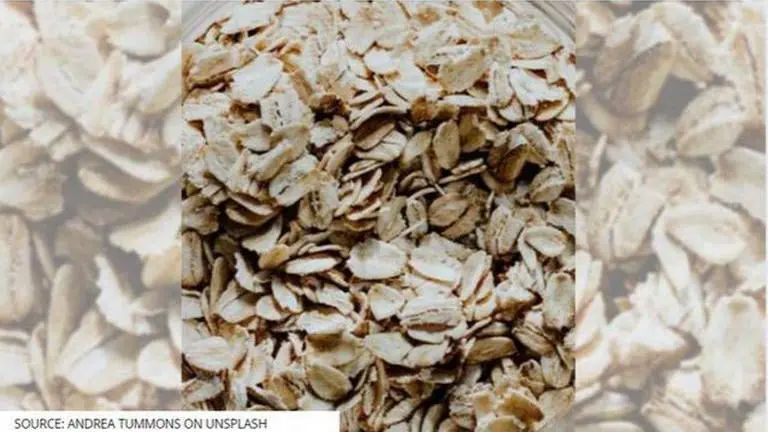 Here are some benefits of oats to keep your skin glowing & healthy; check it out Beauty Benefits Of Oats