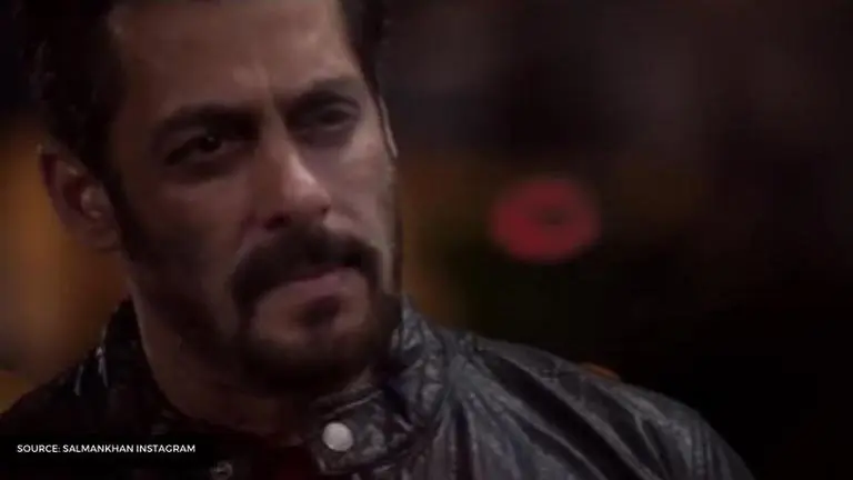 Salman Khan gives 'Maine Pyar Kiya' kissing scene a coronavirus twist Salman Khan