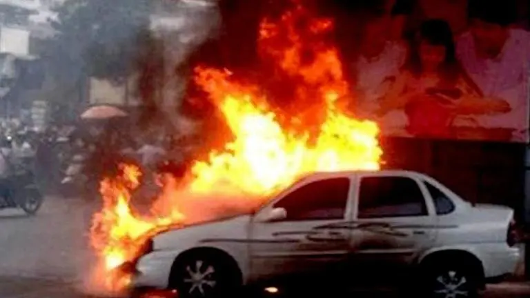 Assailants loot, set ablaze vehicles in under-construction solar power plant in Jodhpur Assailants