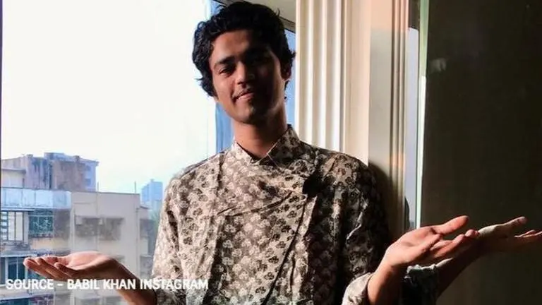 Babil Khan leaves fans perplexed as he takes 'mirror selfie' without a phone Babil Khan