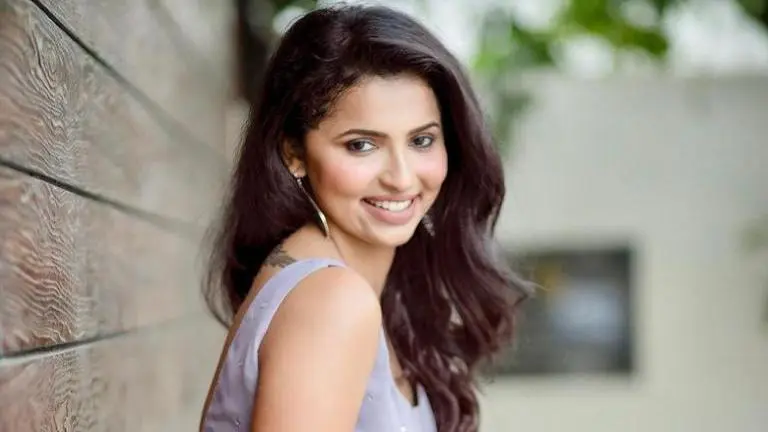 Tamil actor Anicka Vijayi Vikramman shares photos of bruises, claims ex-boyfriend hit her Anicka Vijayi Vikramman