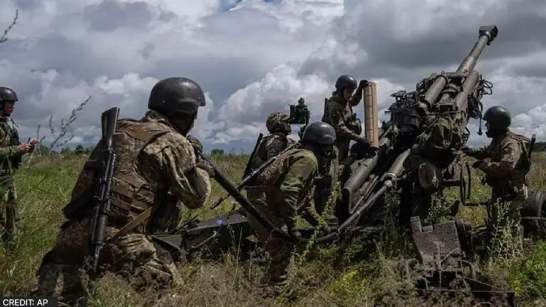 Former US Intel officer calls Ukraine's counteroffensive 'dead end, bizarre fantasy' Ukraine