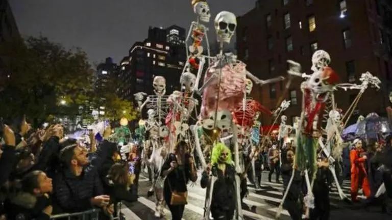 US: CDC lists COVID-19 halloween guidelines; prohibits trick-or-treating & crowded parties COVID-19