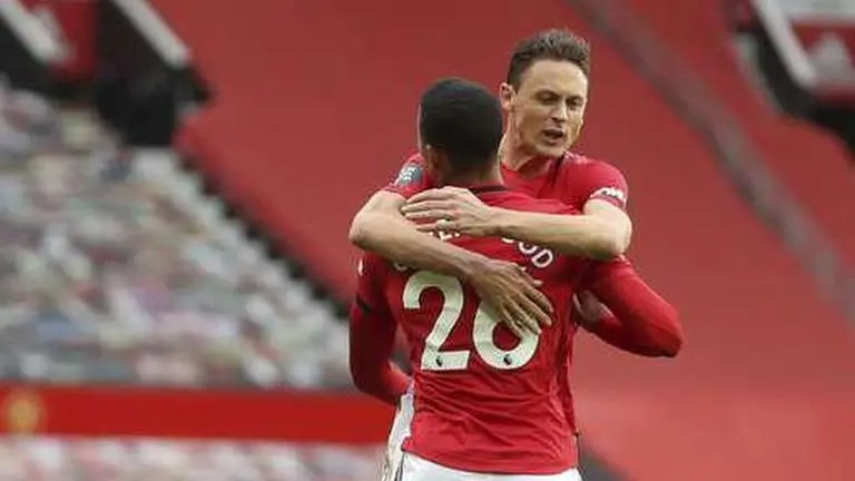 Man United back in Champions League spots, West Ham stays up