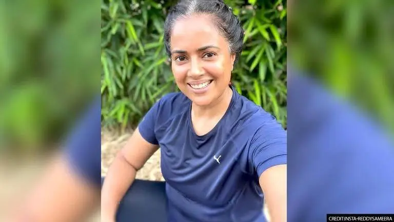 Sameera Reddy, body positivity, covering her white hair, greying of hair, body shaming