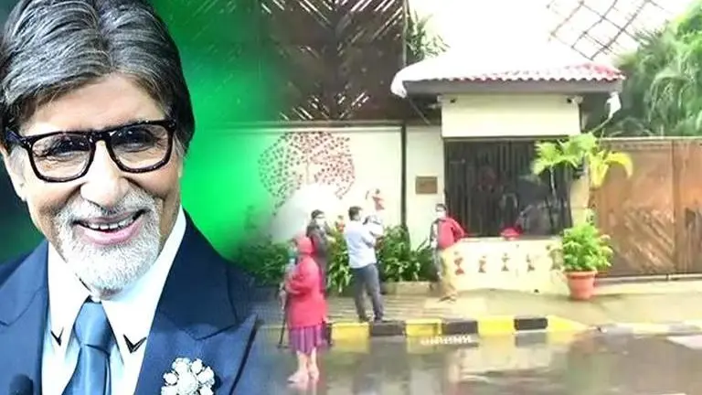 Amitabh Bachchan receives BMC notice for demolishing a part of 'Prateeksha' Amitabh Bachchan