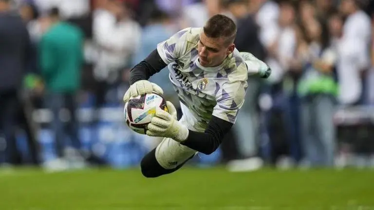 Carlo Ancelotti backs Andriy Lunin as Madrid’s starting goalie even if newcomer arrives after Thibaut Courtois’ injury Carlo Ancelotti backs Andriy Lunin as Madrid’s starting goalie even if newcomer arrives after Thibaut Courtois’ injury
