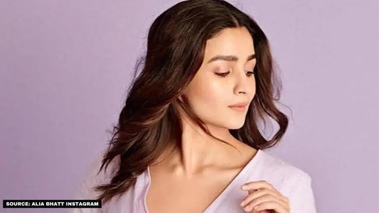 Alia Bhatt shows her self-quarantine period at home, shares cosy selfie Alia Bhatt