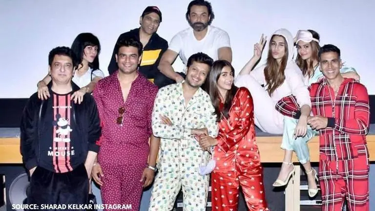 'Rajkumari' Kriti Sanon gets 'Housefull' style birthday wishes from co-star Sharad Kelkar Kriti Sanon