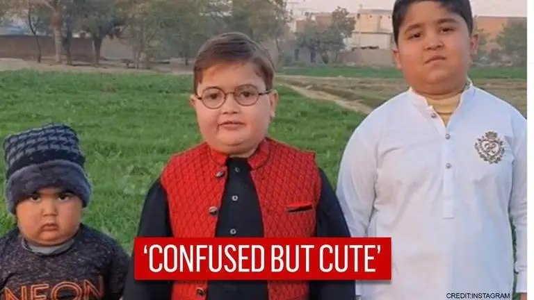'Peeche Dekho' kid returns with Happy New Year video, younger brother steals the show 'Peeche Dekho' kid returns with Happy New Year wish, watch adorable video here