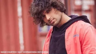 Vijay Deverakonda slips on his way to 'Fighter' shoot, saved by his team; see video Vijay Deverakonda