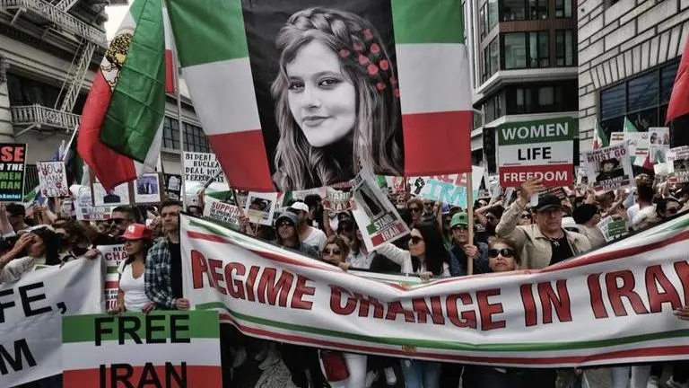 Iran protests trigger solidarity rallies in US, Europe