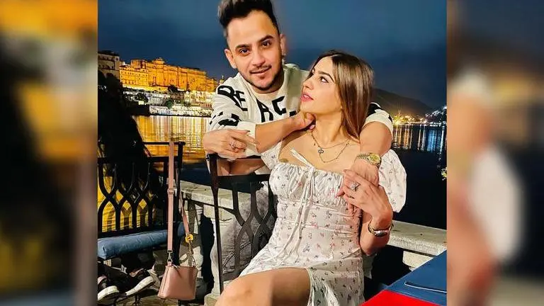 Singer Millind Gaba to tie the knot with longtime girlfriend Pria Beniwal? Deets inside Millind Gaba, Pria beniwal