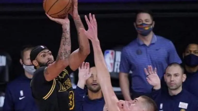 Anthony Davis' buzzer-beater first in trailing Lakers playoff game since Kobe in 2006 anthony davis