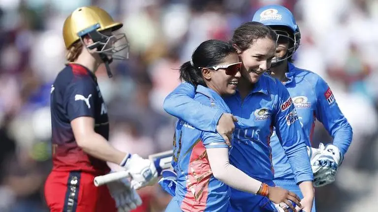MI vs RCB: Amelia Kerr’s 3/22 help Mumbai Indians keep RCB to 125/9 in WPL MI vs RCB
