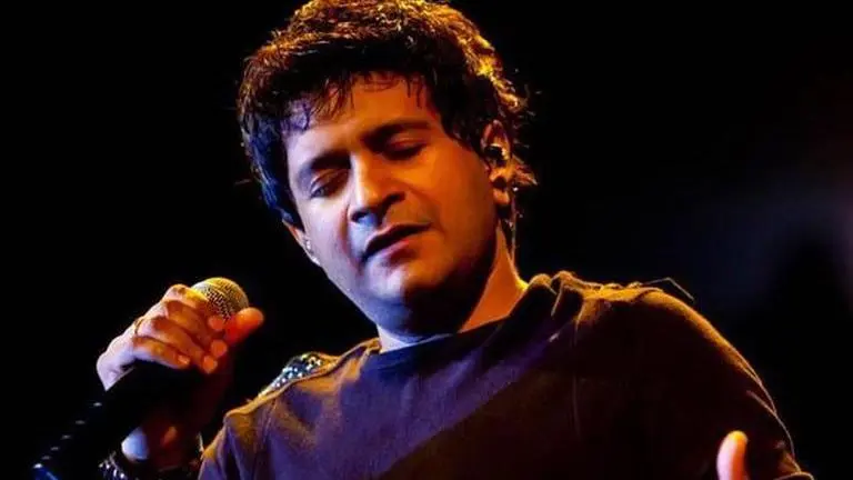 KK fans unveil statue of late singer, pay tribute to artist on first death anniversary KK