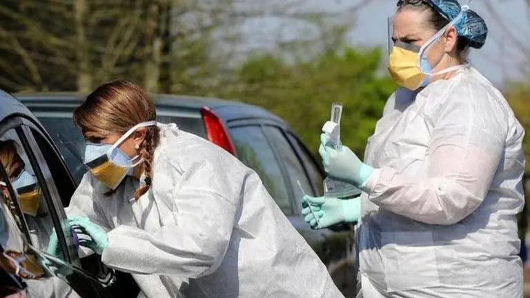 Amid pandemic, Greece issues bond to display 'confidence'