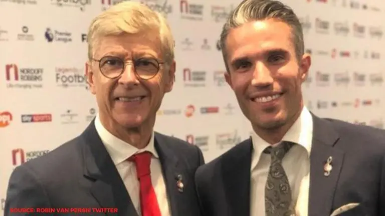 Arsene Wenger reveals he REJECTED Robin van Persie's plea to rejoin Arsenal from Man Utd Arsene Wenger